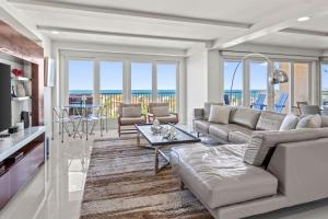 Where the Sky Meets the Sea Luxury Dream Views