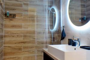 Apartment with pool - sea view