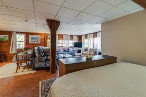 New England Hideaway on Historic 1859 Estate!