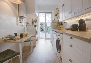 Casa Graziela, jardim privado e totalmente equipada fácil acesso a transportes