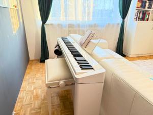 Apartment - Nähe Bahnhof - Arbeitsplatz - Badewanne - Piano