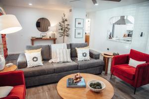 Old Town Comfort - Walkable - Renovated - Firepit