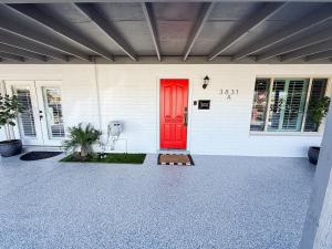 Old Town Comfort - Walkable - Renovated - Firepit