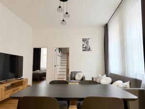 Prestigious Location - 2 Bedrooms - 6 Guests - Riga Centre