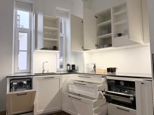 Prestigious Location - 2 Bedrooms - 6 Guests - Riga Centre