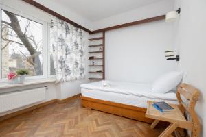 Warsaw Rzymska City Apartment by Solarento