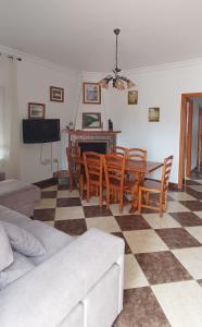 Chalet adosado con piscina privada en Mazagón