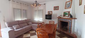 Chalet adosado con piscina privada en Mazagón