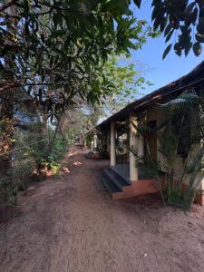 Barefoot and Beyond - Crafted with Kenchas