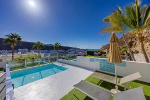 Puerto Rico Oasis Poolside & Beautiful Sea Views