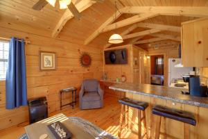 Walk to Dtwn Damascus Cabin with Creek Views!