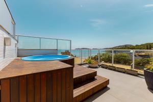 Cobertura Duplex com Hidro a 20m da Praia de Bombas