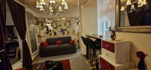 Avenue Champs Elysées - Magnifique F1F2