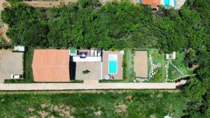 Casa container no lago de Furnas