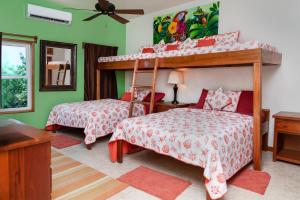 Residences at Barrier Reef 3B Oceanview 2 BR by Stay Floreo