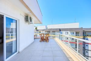 Refúgio Familiar Completo - Cobertura com Varanda Gourmet, Piscina Aquecida, Sauna e Sala de Jogos, a 2 Quadras da Praia