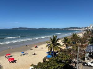 Apartamento Frente Mar na Meia Praia