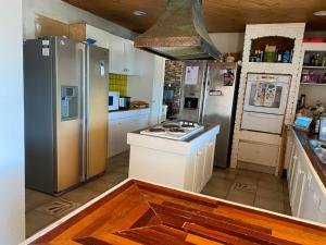 Cozy Relaxation Guest Room in Surfers Paradise