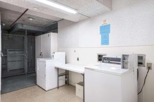 Waikiki Banyan 2514 - T2