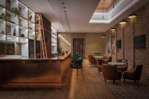 Panoramic Burj Khalifa views-64th floor infinity pool