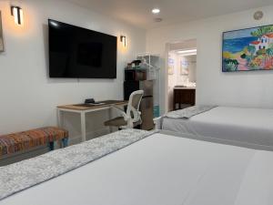 New Condo Room Pool Marina Near Beaches