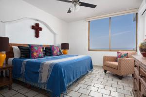 2BR Oceanside Resort Condo Pool & Private Beach