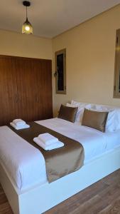 Spacious Ground Floor Oasis with Pool & Golf Course View 1rom