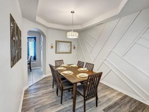 Luxury Villa Near Disney - Private Pool & Gameroom - Calabay Cabana