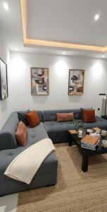 Gray Pearl Rabat AgdaL Élégant Studio Cosy & Chic