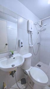 Bright & Airy Loft Cambridge Village Charm