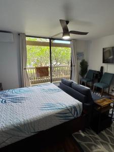 Stylish Studio Condo Near Magic Sands Beach