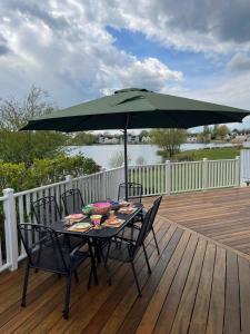 The Lake House on Isis and Windrush, Cotswolds Waterpark