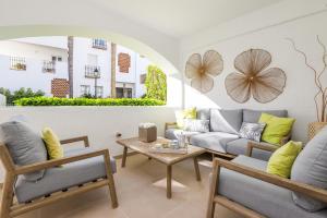 San Pedro beachside apartment