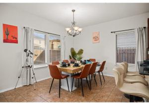 Game Room - Massage Chairs - Spacious - 8 King Bds