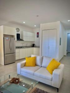 Sunlit Condo ubicación privilegiada & vistas