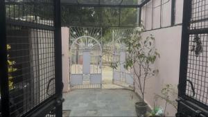 Women Pilgrims Abode