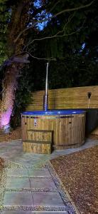 The Funky Hideaway with Hot Tub