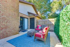 Pensacola Condo with Patio by Hospitals and Dining