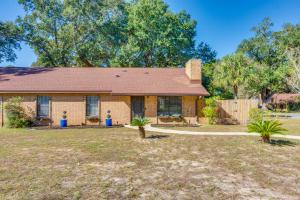 Pensacola Condo with Patio by Hospitals and Dining