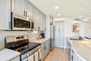 Elegant Oceanfront with Pool & Hot Tub in Maui Sunset