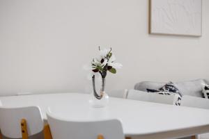 Spacious 2BR APT in Zetland Near Station