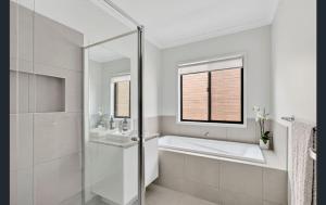 Waves & Moore Sleeping 8 Aircon Geelong Wineries Firepit Garage Aircon