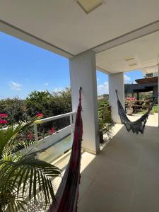 Espaço completo com 3 quartos, 3 WC, ar condicionado e próximo ao mar