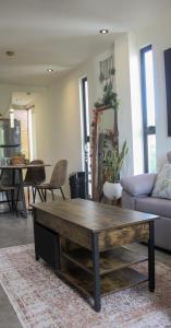 2 Bdrm-2 Baths Apartment for groups & music lovers