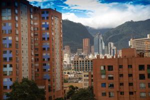 Apto Moderno con Vista a Monserrate, Cerca a Corferias Embajada USA y CAS, Petfriendly , con Parking, Centro historico y Candelaria