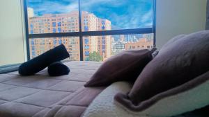 Apto Moderno con Vista a Monserrate, Cerca a Corferias Embajada USA y CAS, Petfriendly , contamos con Parking