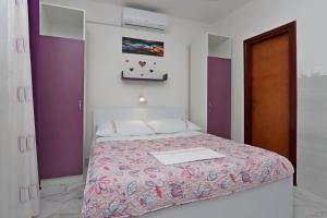 Apartments with parking space Lopar, Rab - 18001