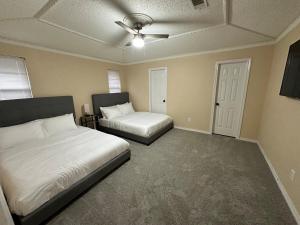 NEW Grand Escape For Large Families and Groups