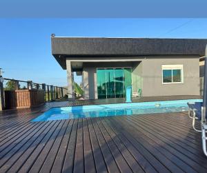 Casa com Piscina