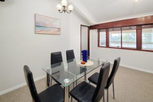 Wynnum Coastal Cottage
